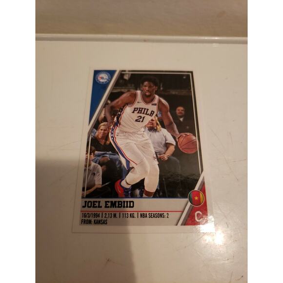 Joel Embiid 2018-2019 Panini Sticker #180 - Philadelphia 76 - European Italy - Picture 1 of 3